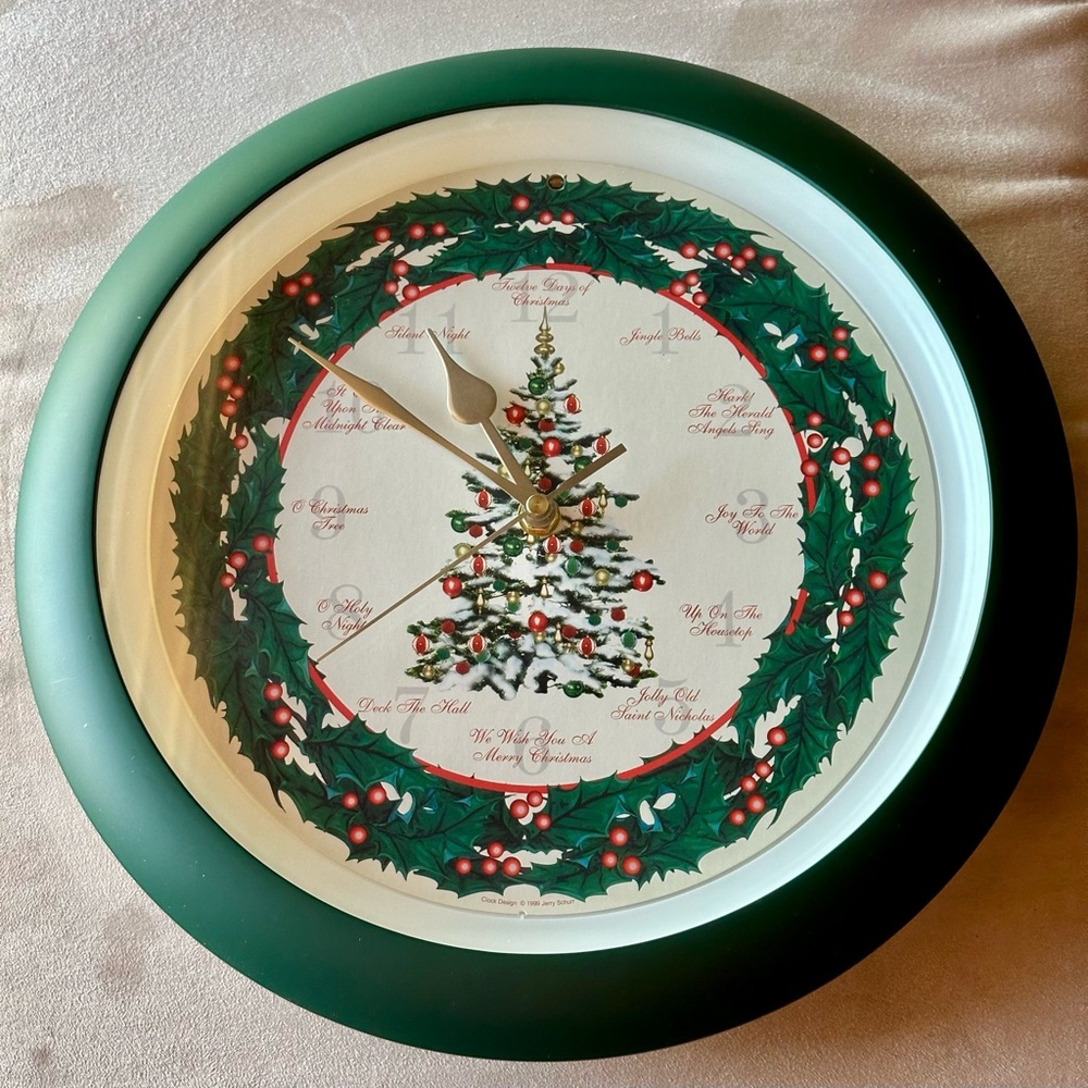 Jerry Schurr 1999 Vintage Christmas Clock Plays rotating songs on the hour!